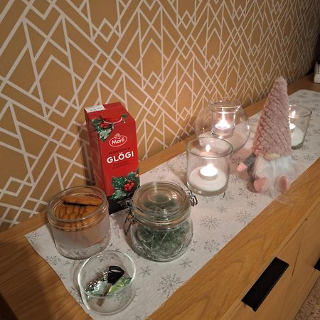 Alice Apartment - Main Street โรวานิเอมิ ภายนอก รูปภาพ