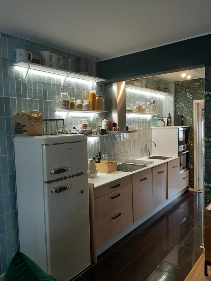 Alice Apartment - Main Street โรวานิเอมิ ภายนอก รูปภาพ
