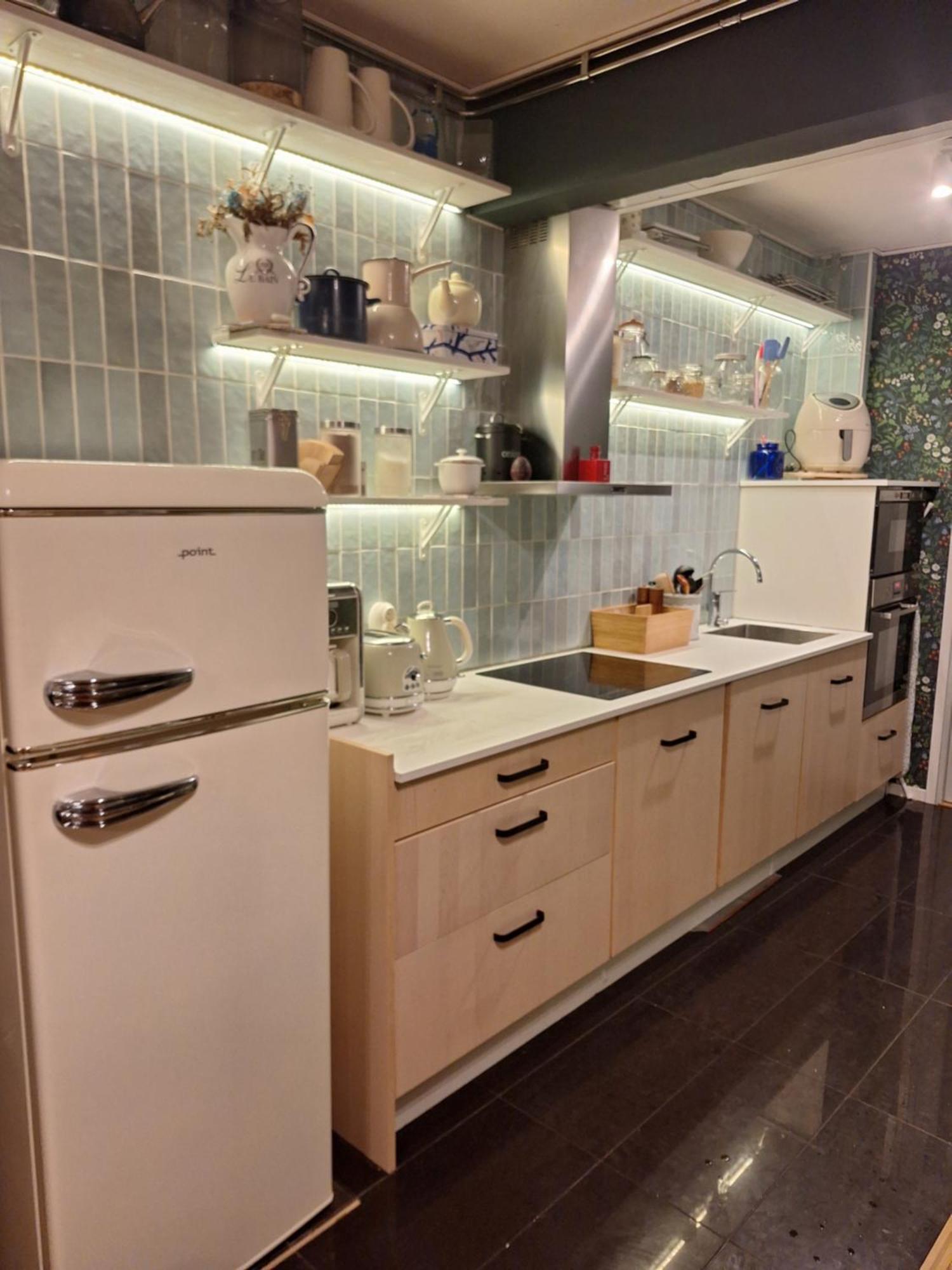 Alice Apartment - Main Street โรวานิเอมิ ภายนอก รูปภาพ